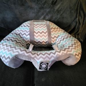 Blue Chevron colored Hugaboo infant seating chair